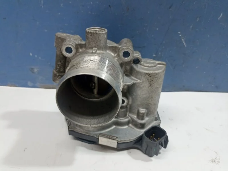 Заслонка дроссельная Opel Astra J 2012 55565489 1.4 A14NET