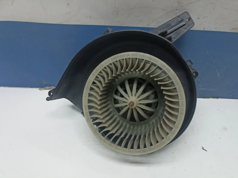 Моторчик печки Skoda Fabia 2002 6Q1820015C 6Y2 1.4 8V AME