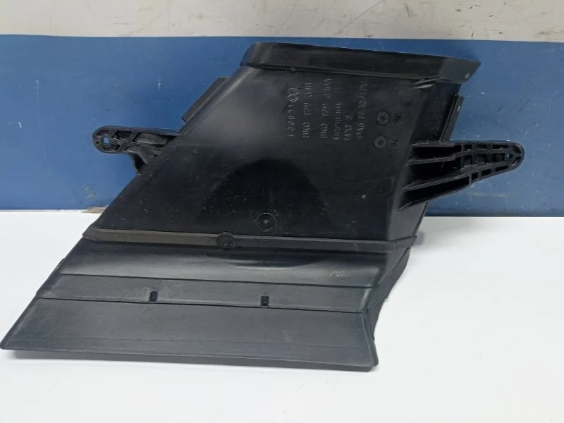 Воздухозаборник Audi A4 2007-2015 8K0129618 B8 1.8 CDA