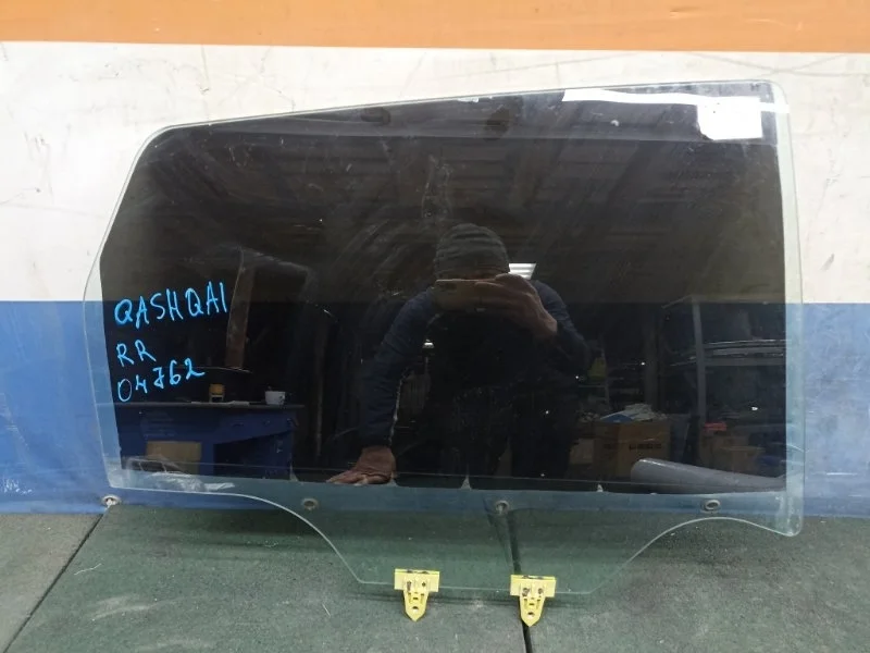 Стекло двери Nissan Qashqai 2007 82300JD000 J10, заднее правое