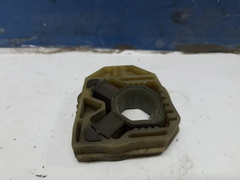 Подушка радиатора Volkswagen Golf 6 2012 1K0121367G