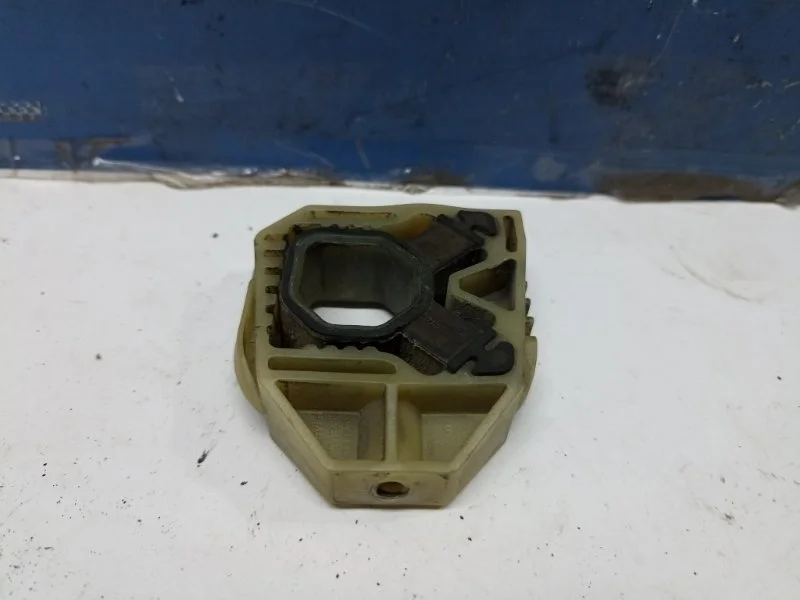 Подушка радиатора Volkswagen Golf 6 2012 1K0121367G