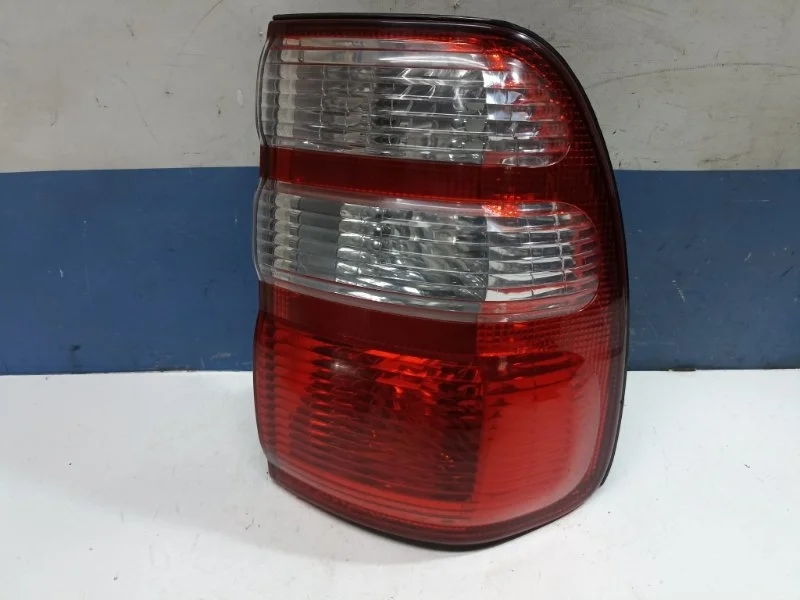 Фонарь Toyota Land Cruiser 100 2004 8155060680, задний правый