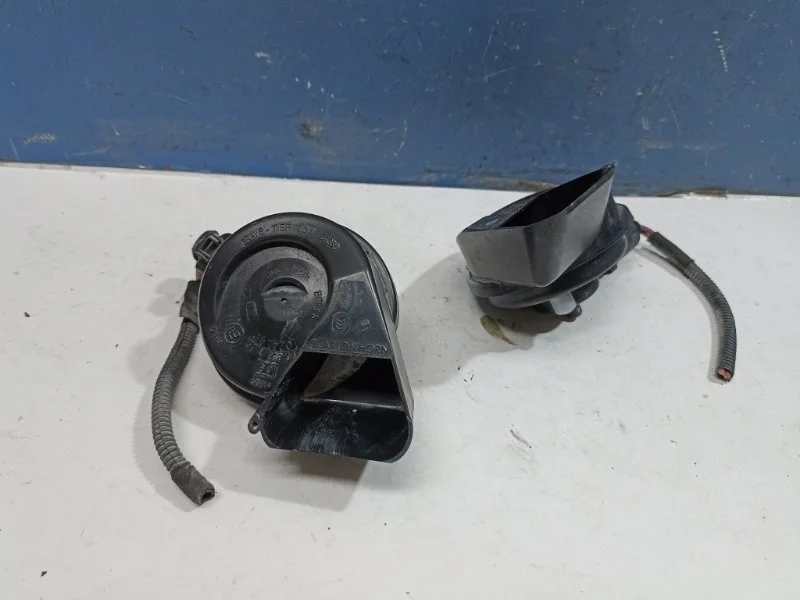 Сигнал звуковой Audi A4 2012 8T0951223 B8