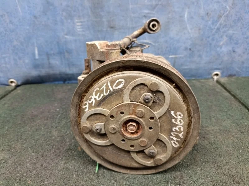 Компрессор кондиционера Nissan Primera P11 2002 926009F501