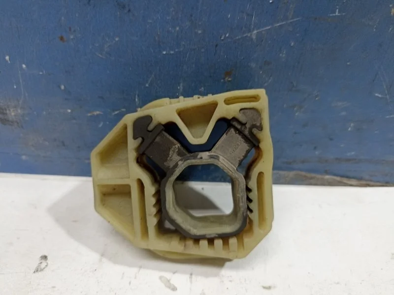 Подушка радиатора Volkswagen Tiguan 2011 1K0121367G 5N1 2.0 CAW