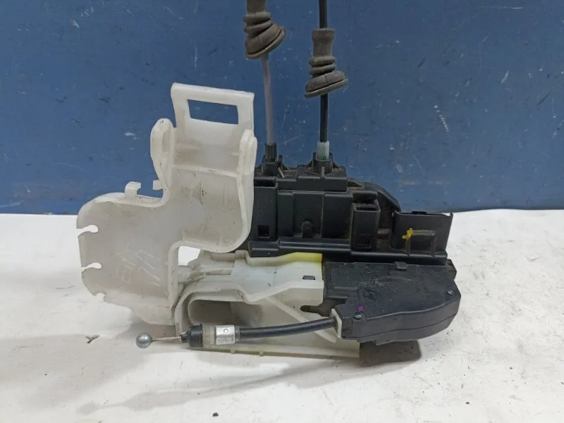 Замок двери Hyundai Elantra 2010 813202H040 HD 1.6 G4FC, передний правый