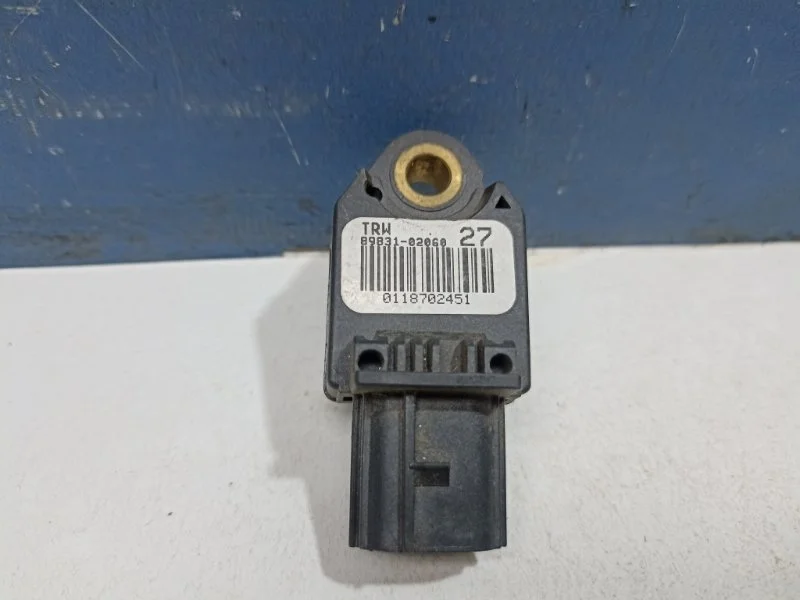 Датчик Airbag Toyota Corolla 2008 8983102060 E150
