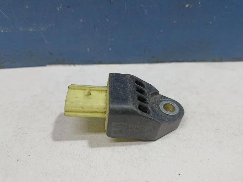 Датчик Airbag Toyota Camry 2007 8983142010 ACV40