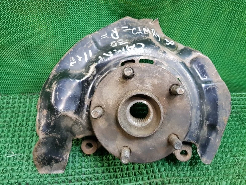 Кулак поворотный Toyota Camry 2001-2006 ACV30