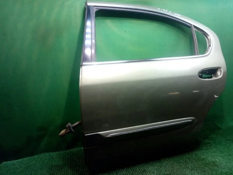 Дверь Nissan Maxima 1999-2006 A33