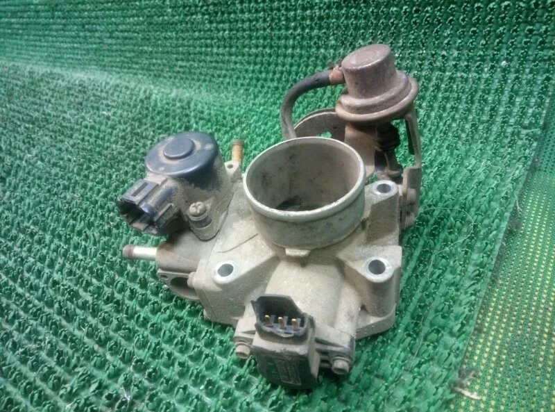 Дроссельная заслонка Nissan Almera N16 2000-2006 , хетчбэк