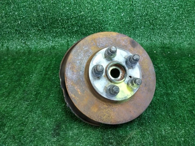 Кулак поворотный Toyota WILL ZZE127