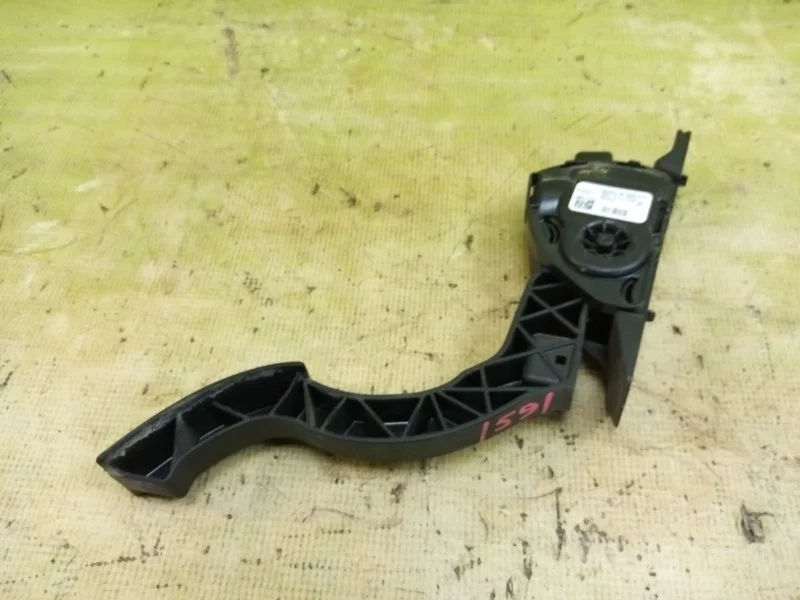 Педаль газа Ford Focus 2012 CB8