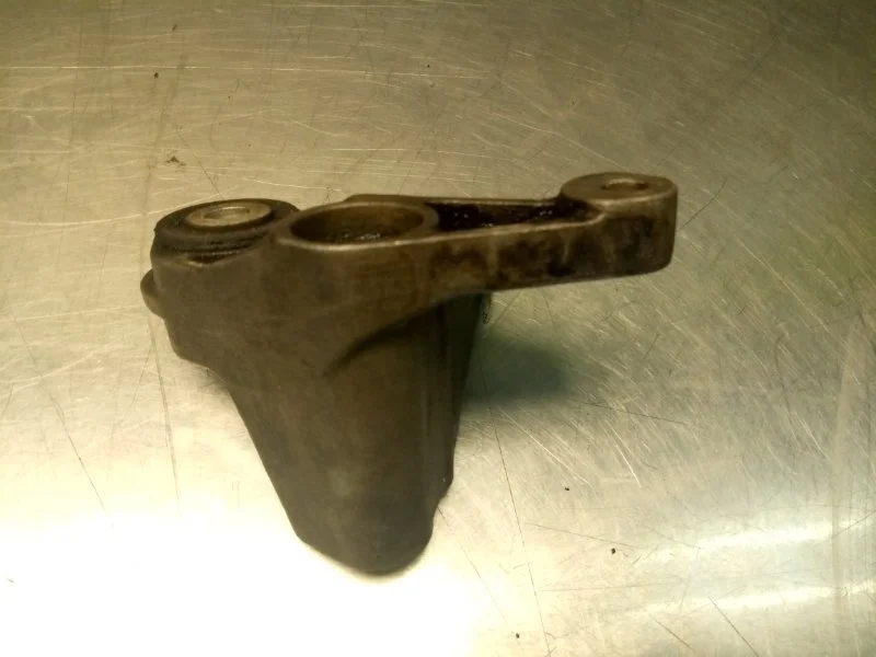 Кронштейн кпп Ford Focus 1998-2007 DFW, седан