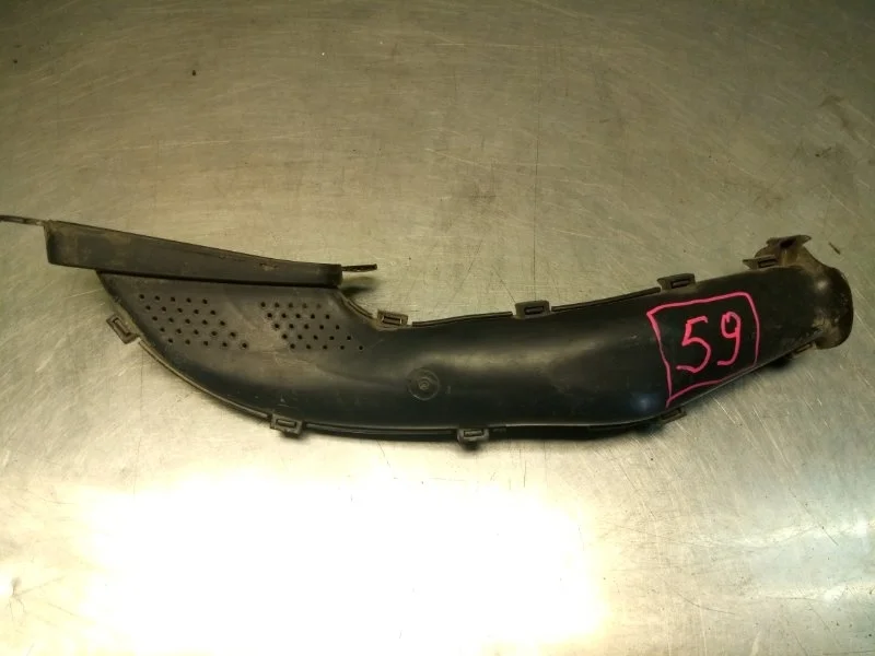 Воздухозаборник Ford Focus 2012 CB8