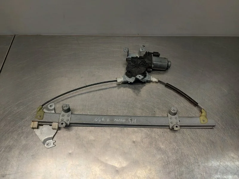 Стеклоподъемник Nissan Note E11