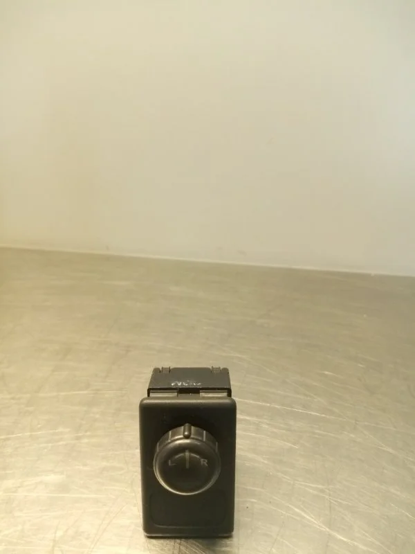 Кнопка регулировки зеркал Nissan Almera N16 2000-2006 , седан