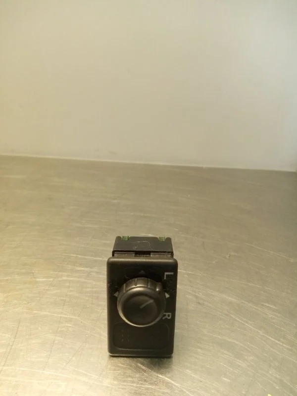 Кнопка регулировки зеркал Nissan Almera N16 2000-2006 , седан