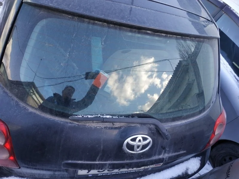 Крышка дверь багажника Toyota Auris 2007 E150 дорестайлинг