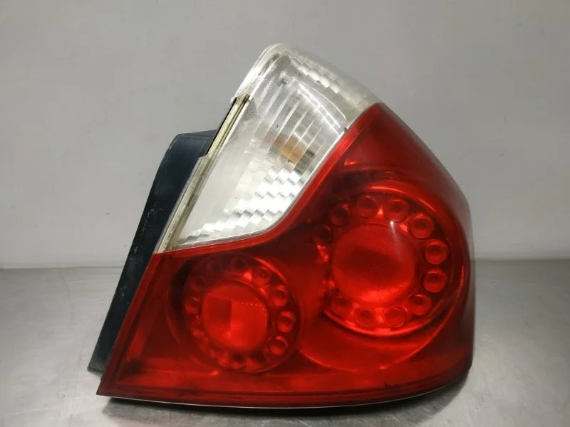 Фонарь Nissan Fuga 2004-2007 Y50