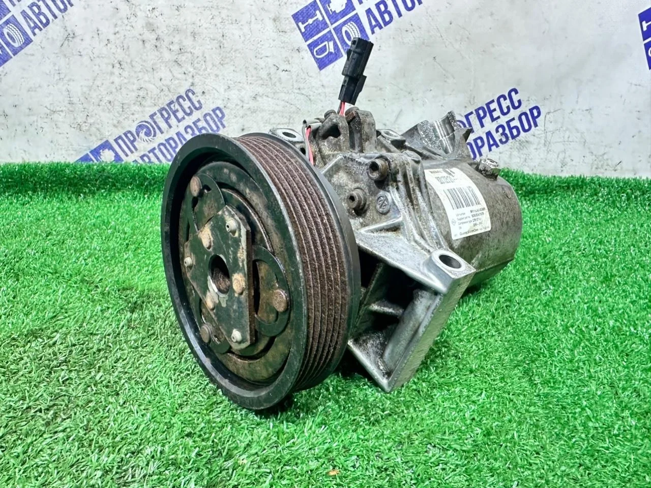 Компрессор кондиционера Renault Logan 2 2016 8201025121 СЕДАН K7M812