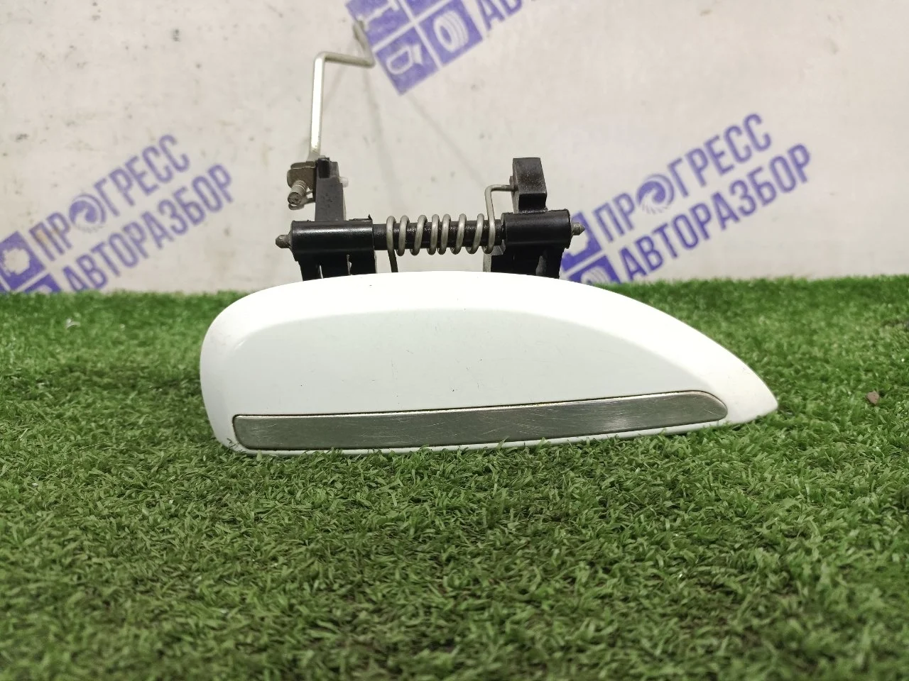 Ручка двери внешняя Renault Logan 2 2016 806065294R СЕДАН K7M812, передняя правая