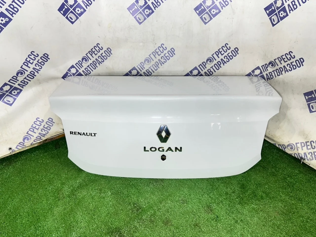 Крышка багажника Renault Logan 2 2016 901006652R СЕДАН K7M812