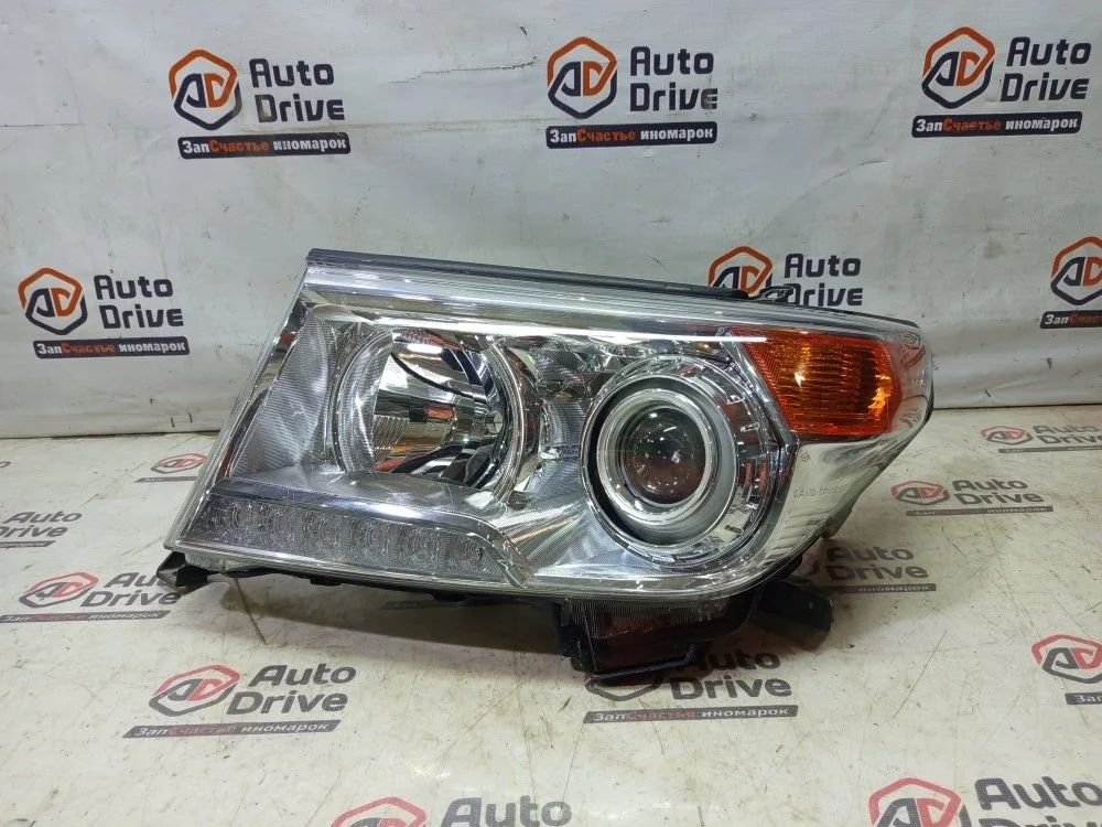 Фара ксеноновая Toyota Land Cruiser 200