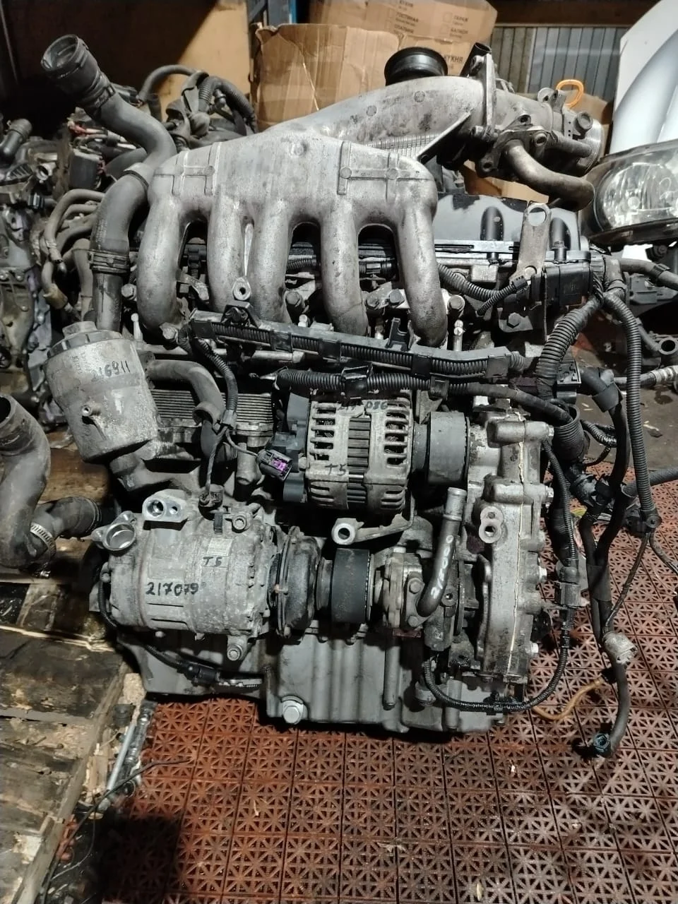 Коллектор выпускной VOLKSWAGEN TRANSPORTER T5 2,5 BNZ 2003- б/у TRANSPORTER T5(2003-2015)