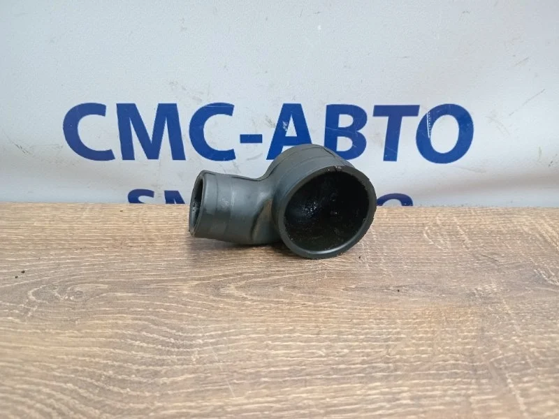 Патрубок вентиляции картера Volvo Xc90 2004 30677388 ХС90 2.5 B5254T2