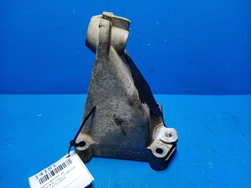 Кронштейн двигателя Mercedes-Benz -Class 2000-2007 W203