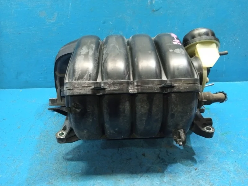 Коллектор впускной Toyota Corolla, Verso, Avensis 2010-2012