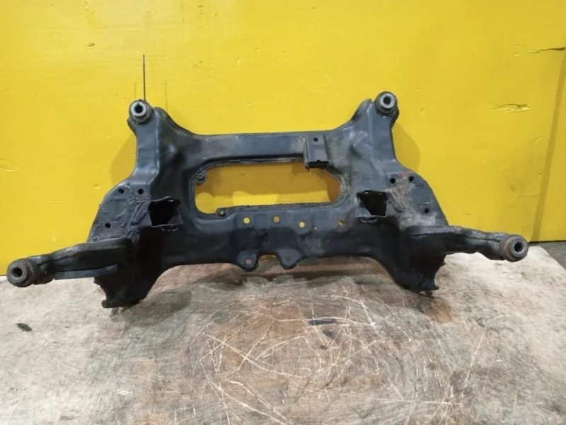 Подрамник Nissan X-Trail T30 2000-2007