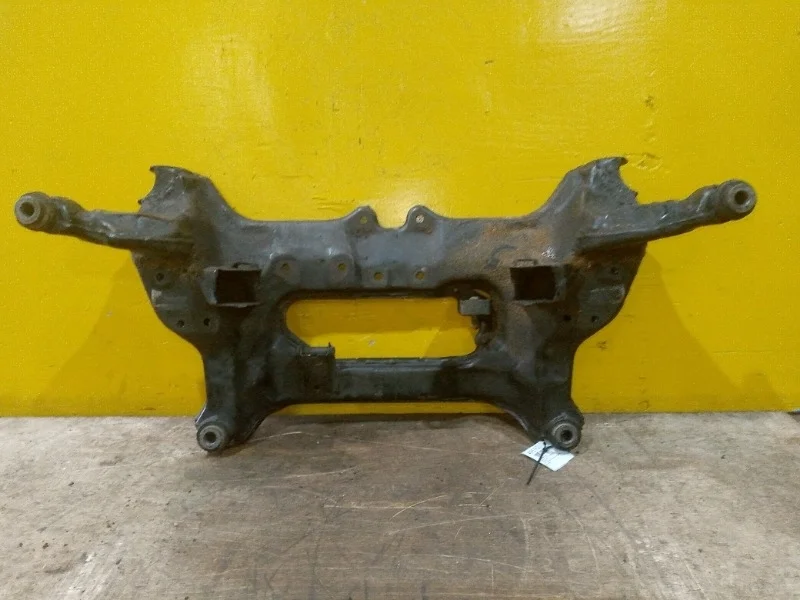 Подрамник Nissan X-Trail T30 2000-2007