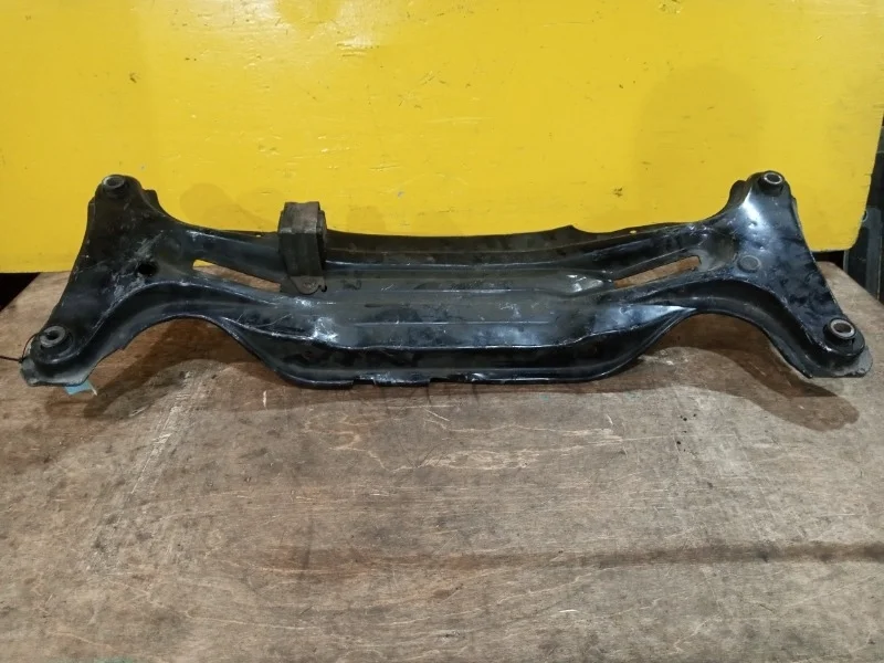 Подрамник Toyota Camry V30 2000-2005