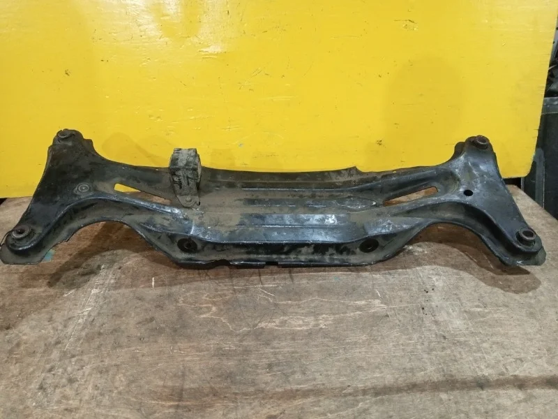 Подрамник Toyota Camry V30 2000-2005