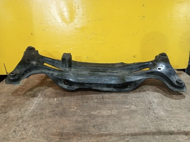 Подрамник Toyota Camry V30 2000-2005