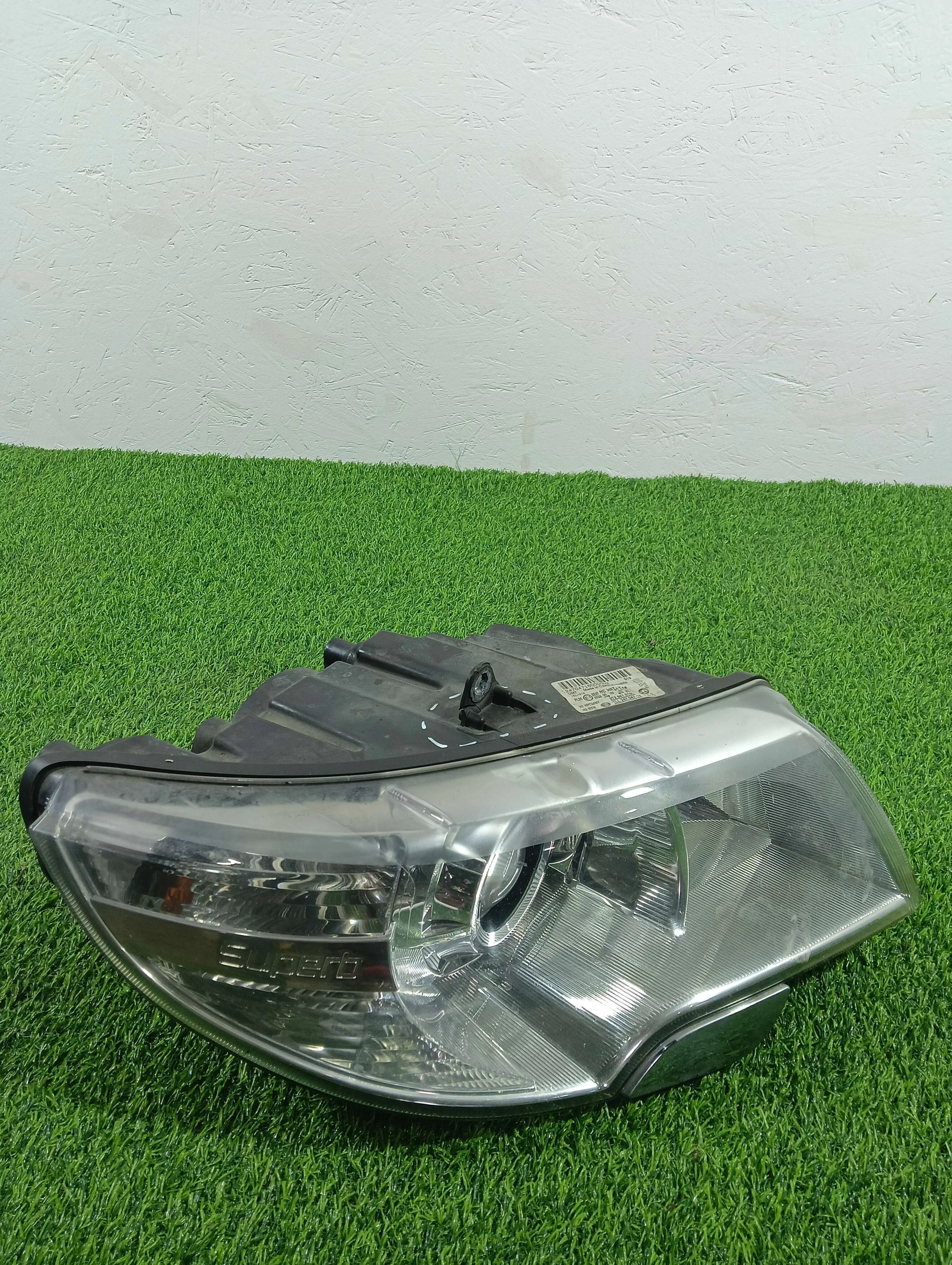 фара правая Skoda Superb 1.6 дизель 2012