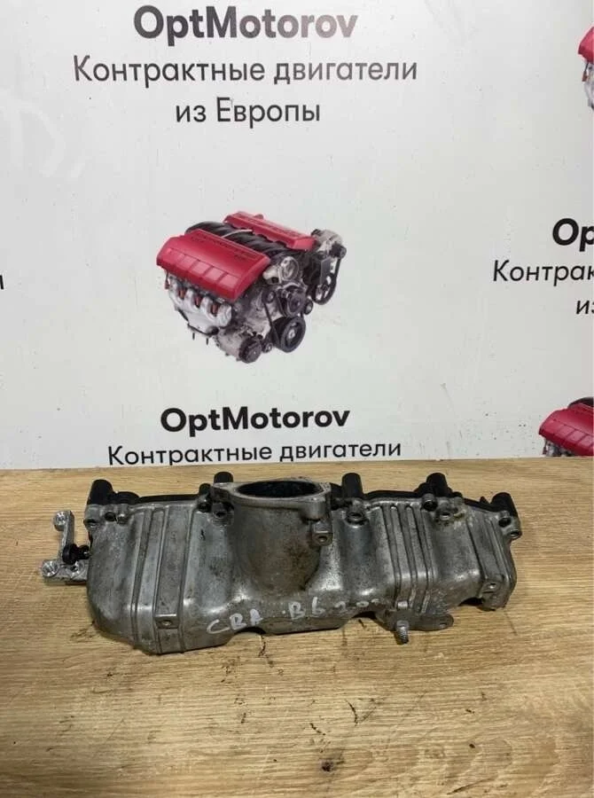 впускной коллектор Volkswagen Passat   2010