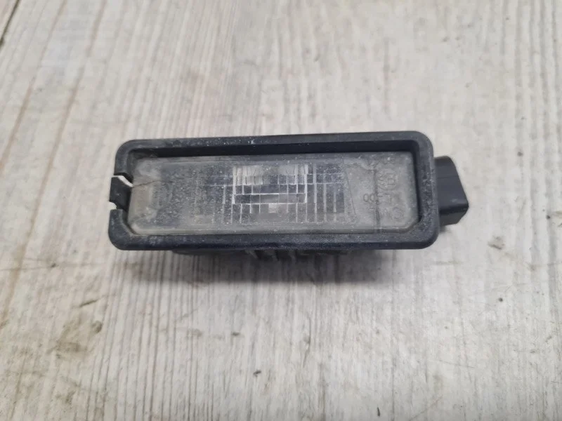 Фонарь подсветки номера Porsche Cayenne V8 2011 958 (92A)