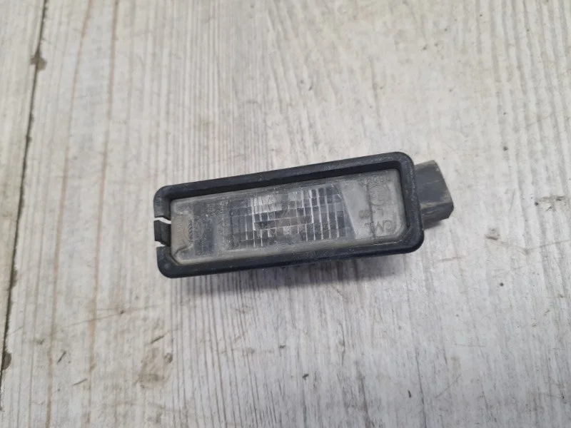 Фонарь подсветки номера Porsche Cayenne V8 2011 958 (92A)