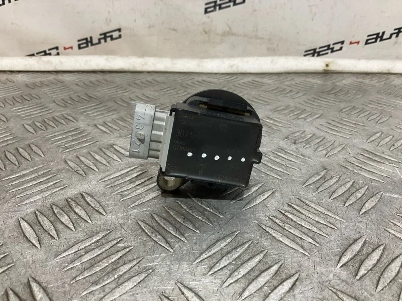Катушка зажигания Volvo V70 2010 30713417 3 2.5