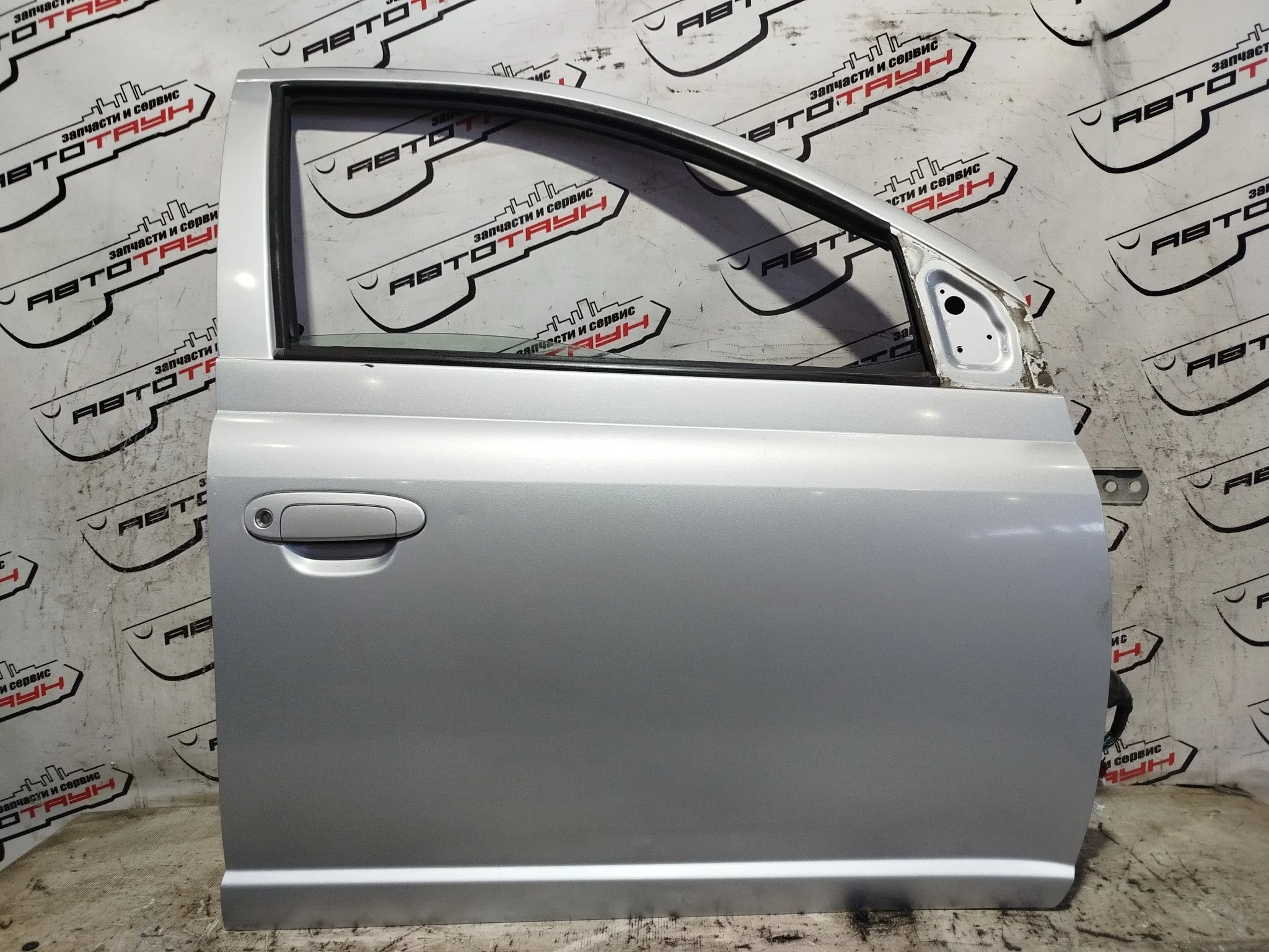 ДВЕРЬ TOYOTA ECHO PLATZ VITZ YARIS NCP10 NCP12 NCP13 NCP15 NCP16 SCP10 SCP11 SCP13 6700152011 ПЕРЕДНЯЯ ПРАВАЯ 5 DOOR голубой, 199 TE098