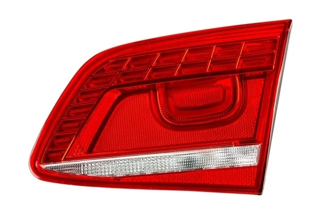 Фонарь задний правый внутренний VOLKSWAGEN PASSAT B7 2011-2015