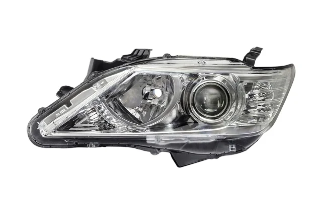 Фара левая TOYOTA CAMRY XV50 2011-2014