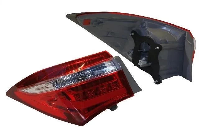 Фонарь задний левый внешний TOYOTA COROLLA E170 / E180 2013-2016, COROLLA E170 / E180 2016-2019