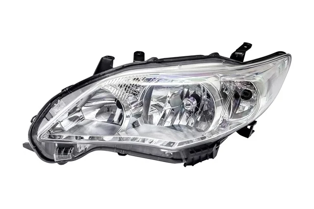 Фара левая TOYOTA COROLLA E140 / E150 2010-2013
