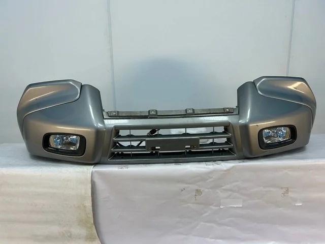 Бампер передний (потерт) V75W MITSUBISHI PAJERO III / MONTERO III V6 / V7 2000-2002