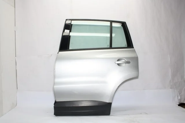 Дверь задняя левая (потерта, сколы) VOLKSWAGEN TIGUAN I 5N1 / 5N2 2007-2011, TIGUAN I 5N1 / 5N2 2011-2018